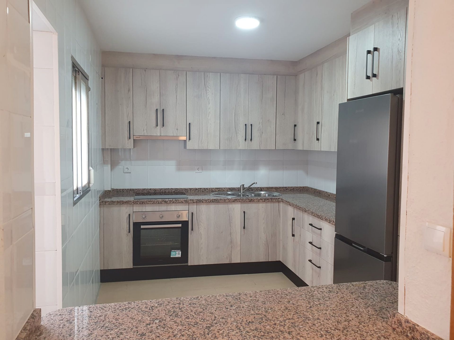Cocina de Piso de alquiler en  Granada Capital con Calefacción, Parquet y Horno