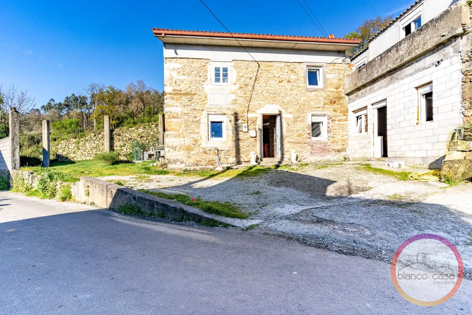 Exterior view of Houses for sale in Coristanco  with Storage room