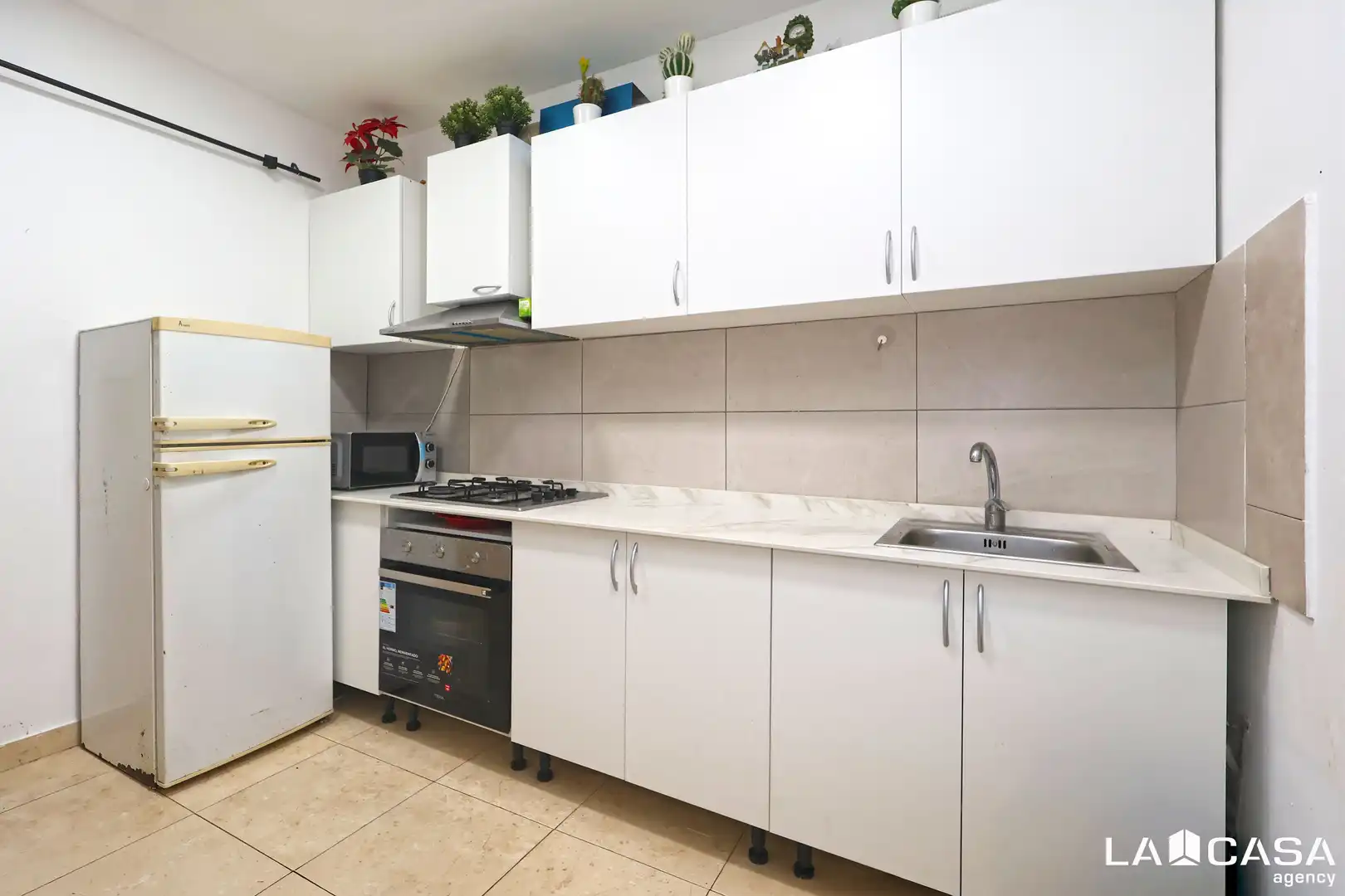 Cuina de Planta baixa en venda en L'Hospitalet de Llobregat amb Calefacció, Terrassa i Traster