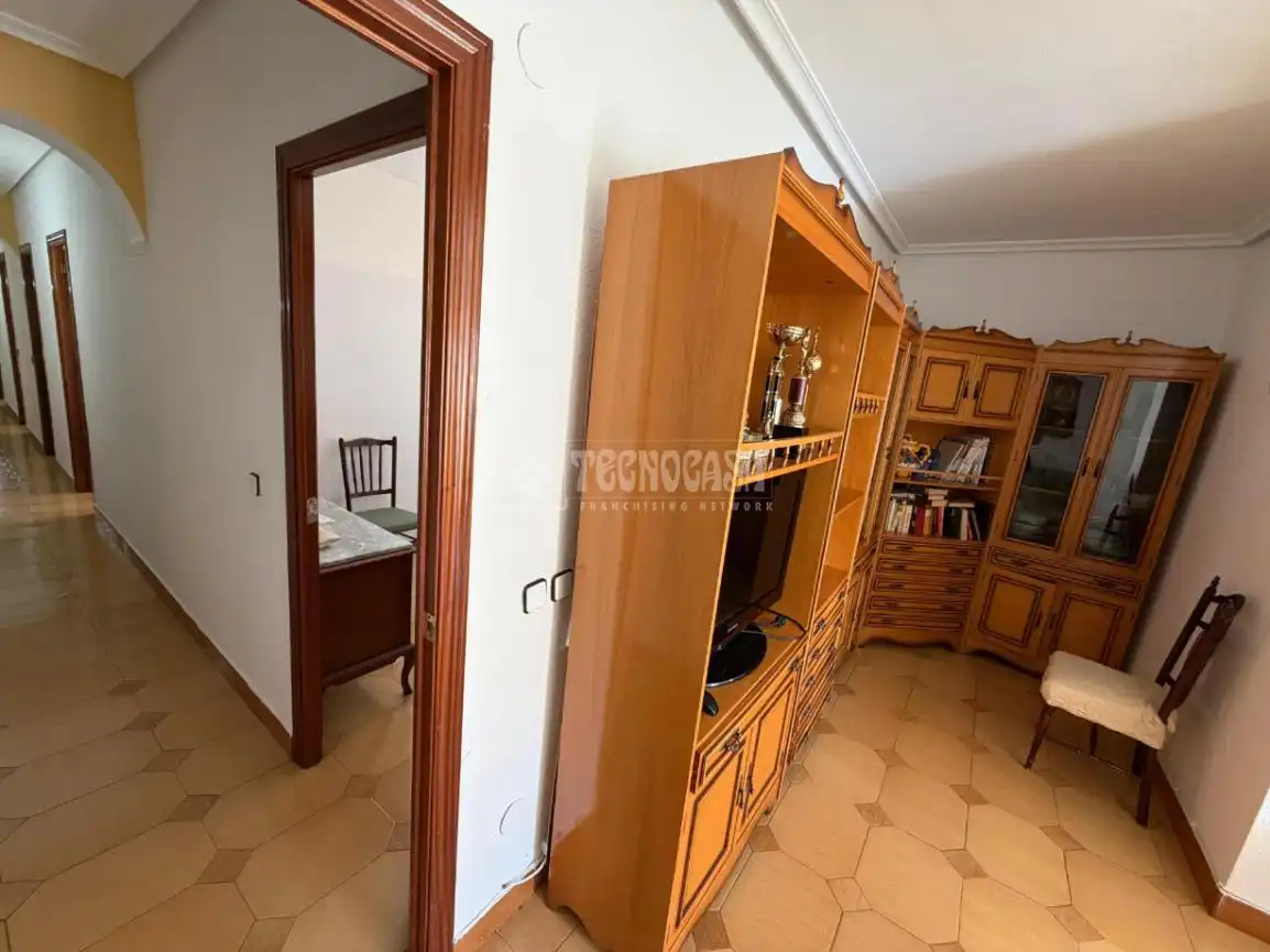 Sala de estar de Piso en venta en Jaén con Balcón