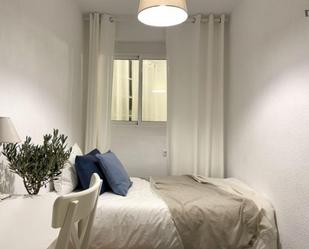 Bedroom of Apartment to share in  Valencia Capital  with Air Conditioner, Furnished and Washing machine