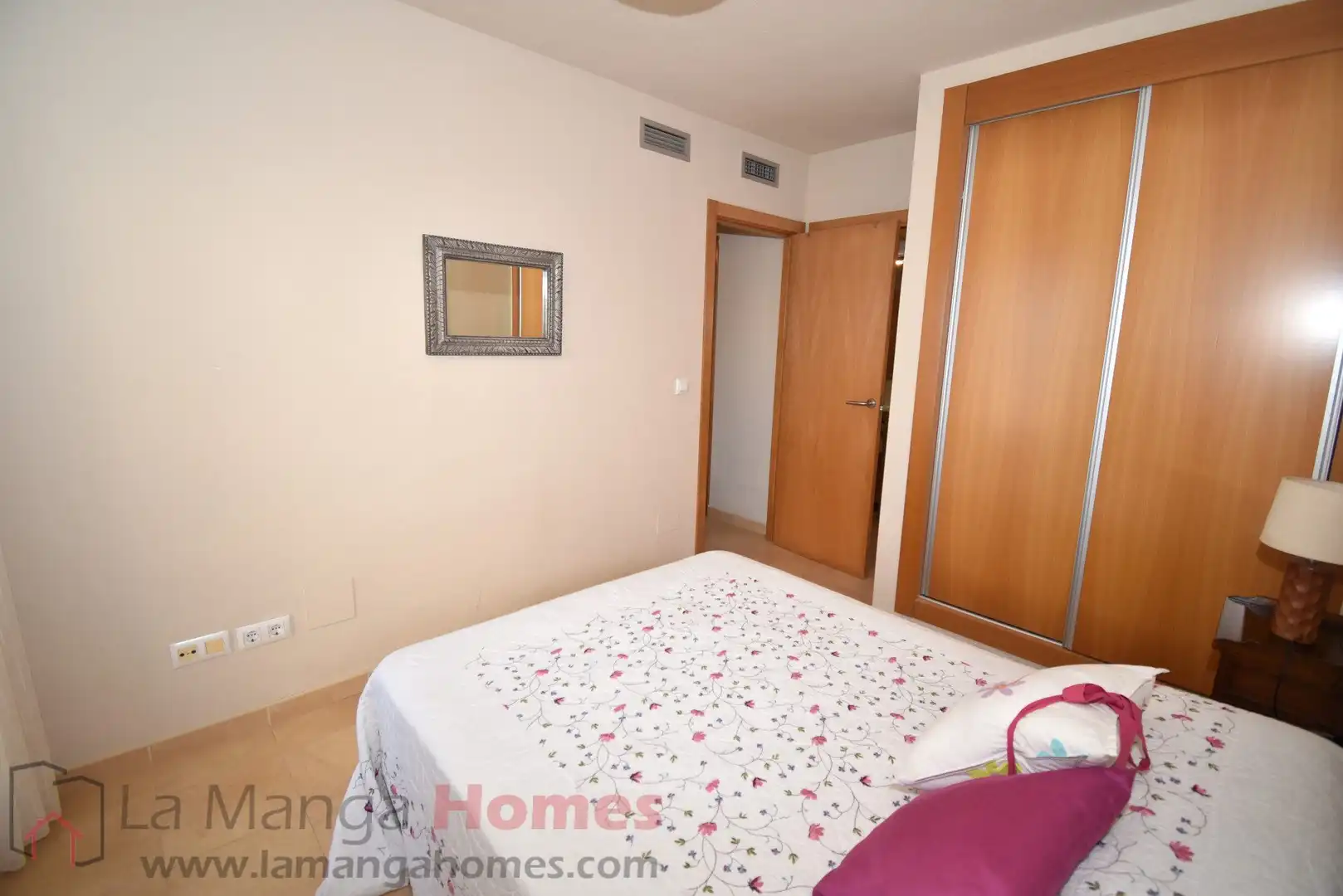 Flat with terrace for sale in Gran Vía de la Manga 17, imagen 19
