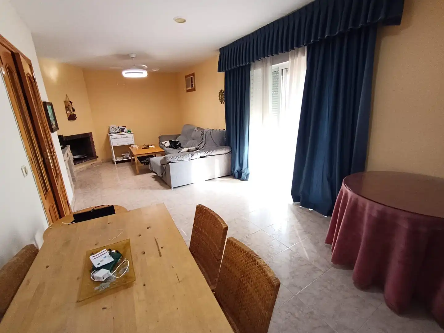Sala d'estar de Casa adosada en venda en Illescas amb Calefacció