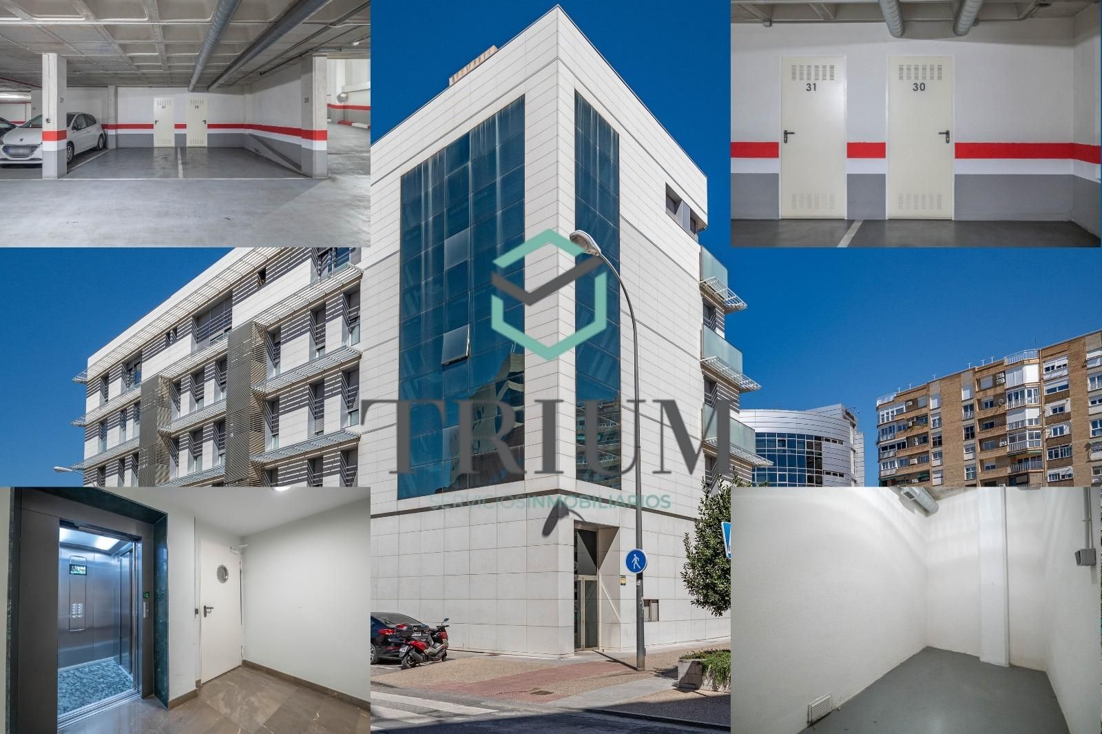 Außenansicht von Garage zum Verkauf in  Granada Capital