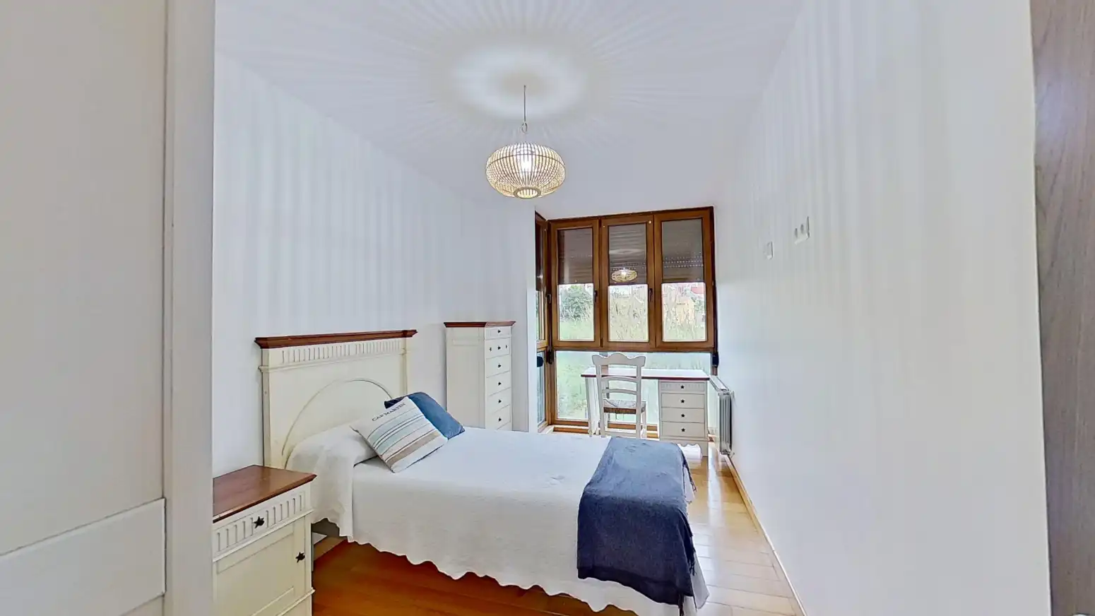Habitación de Casa o chalet en venta en Santillana del Mar con Calefacción, Jardín privado y Parquet