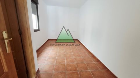 Foto 3 de Apartament en venda a Calle Nueva, Alcaucín, Málaga