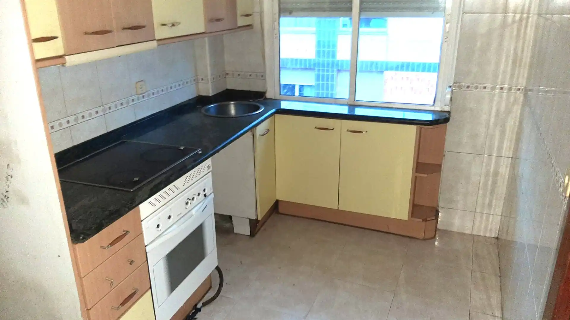 Cocina de Piso en venta en Gijón  con Calefacción y Parquet
