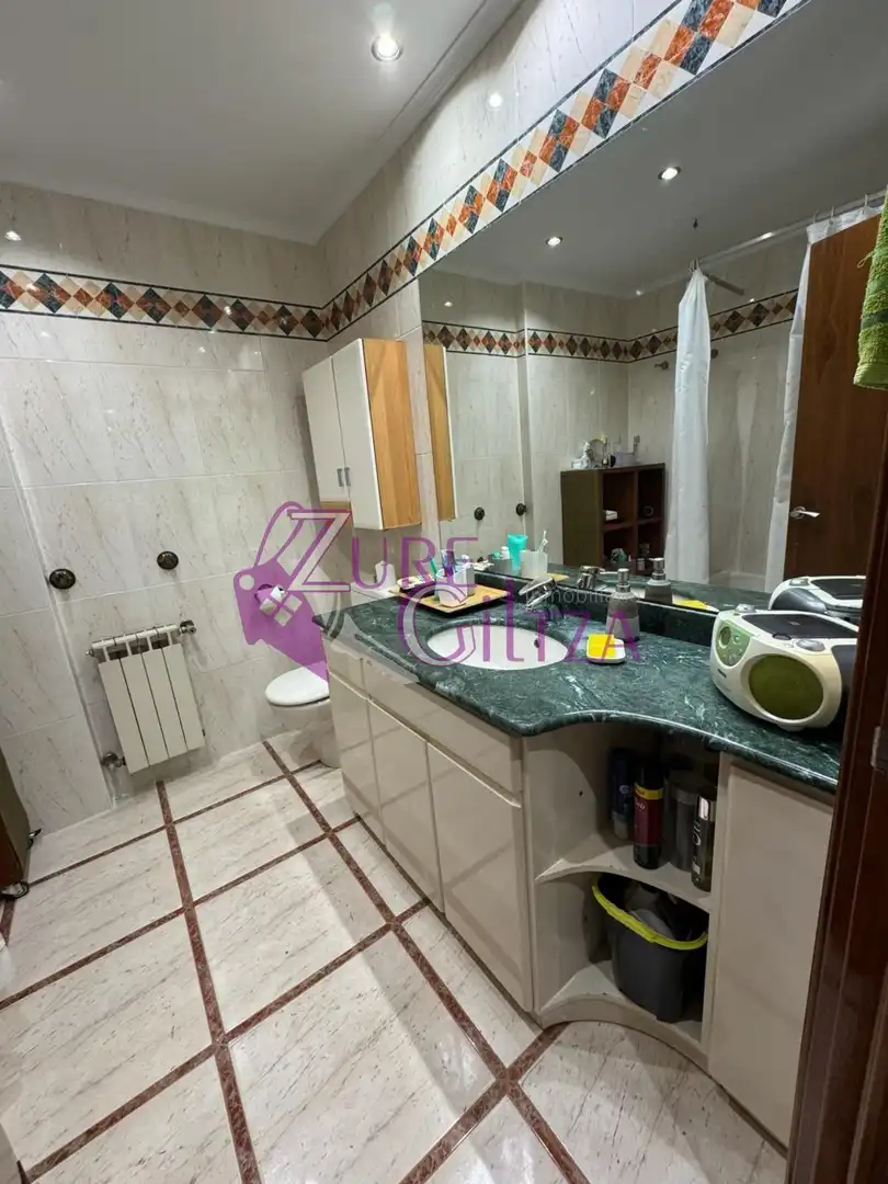 Bany de Pis en venda en Durango amb Calefacció, Terrassa i Moblat