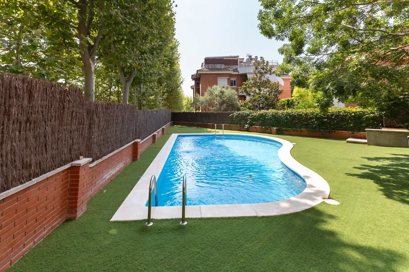 Piscina de Planta baixa en venda en Sant Cugat del Vallès amb Aire condicionat, Calefacció i Traster
