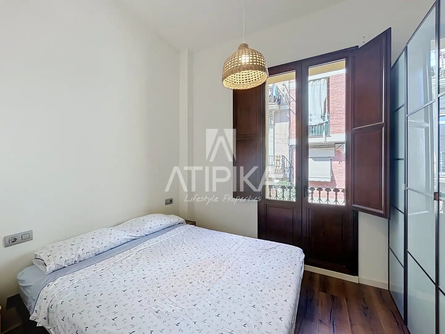 Bedroom of Attic for rent in Barcelona  with Air Conditioner, Parquet flooring and Terrace