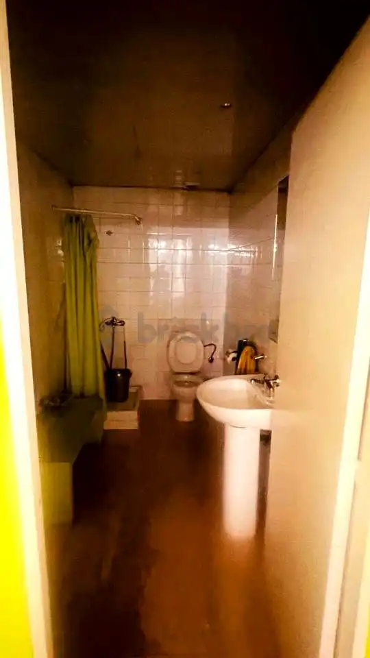 Badezimmer von Geschaftsraum zum Verkauf in Rubí