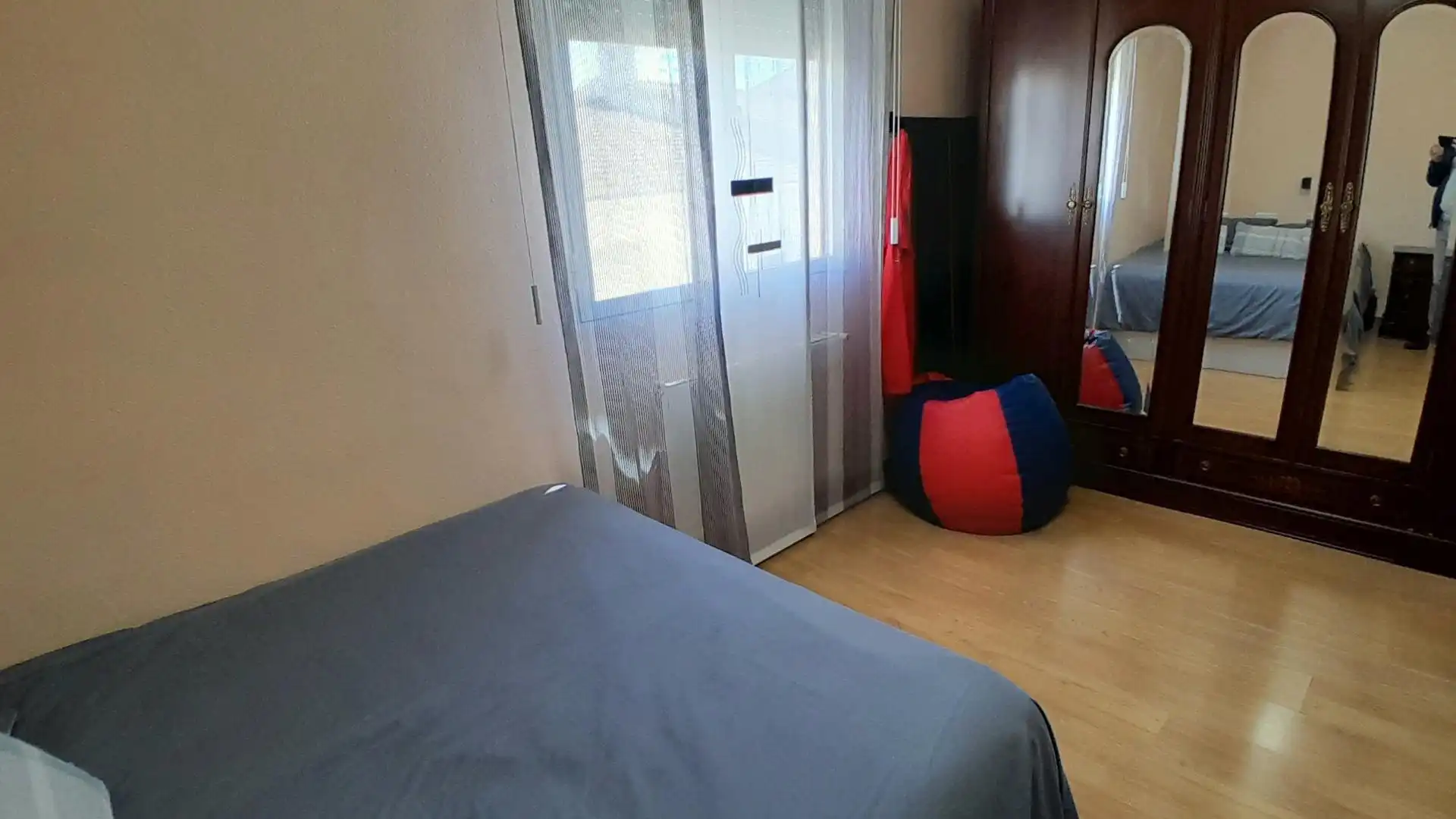 Dormitori de Casa o xalet en venda en Yecla