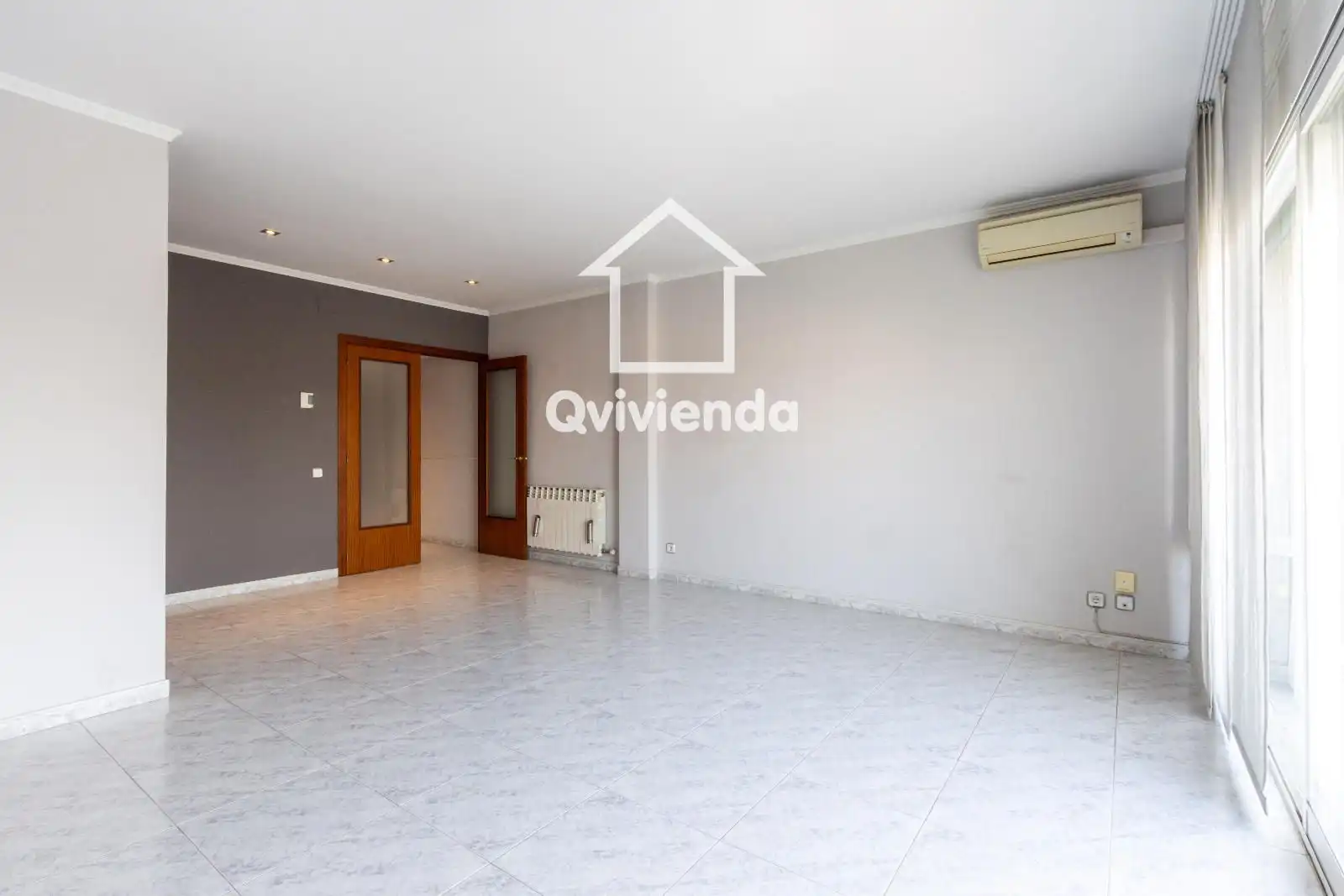 Vista exterior de Pis en venda en Parets del Vallès amb Aire condicionat i Terrassa