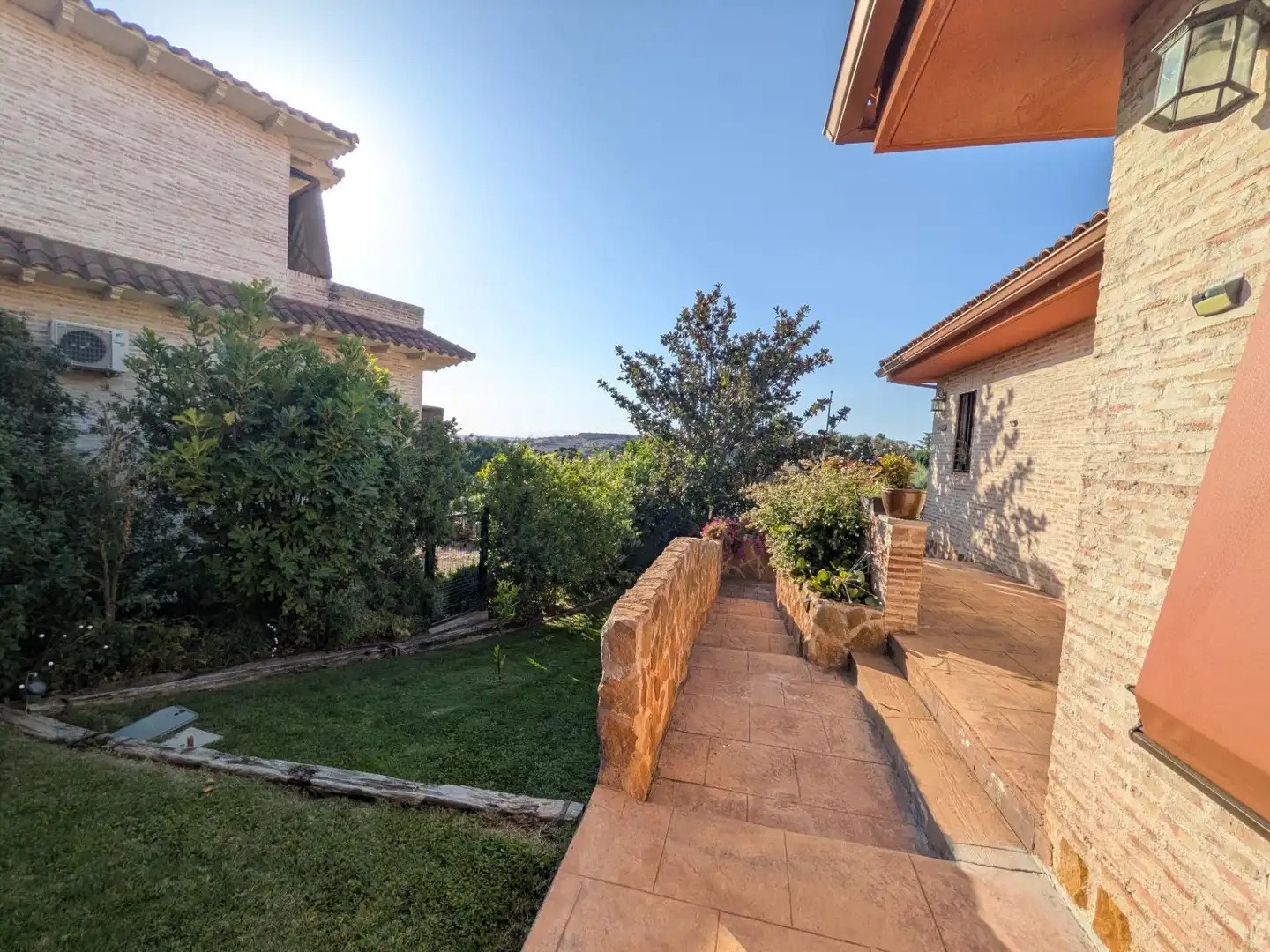 Terrassa de Casa o xalet en venda en Valdeaveruelo amb Aire condicionat, Calefacció i Jardí privat