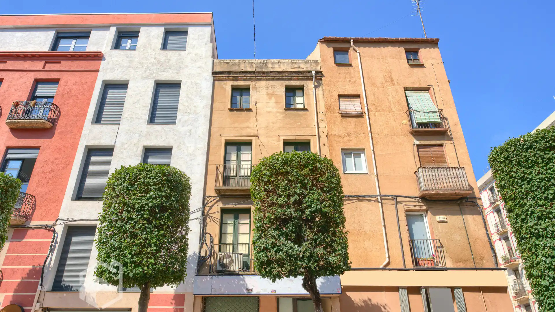 Vista exterior de Casa adosada en venta en Reus con Terraza y Balcón