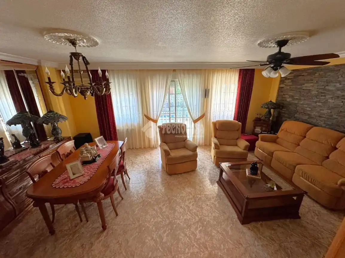 Sala d'estar de Casa adosada en venda en Laguna Park