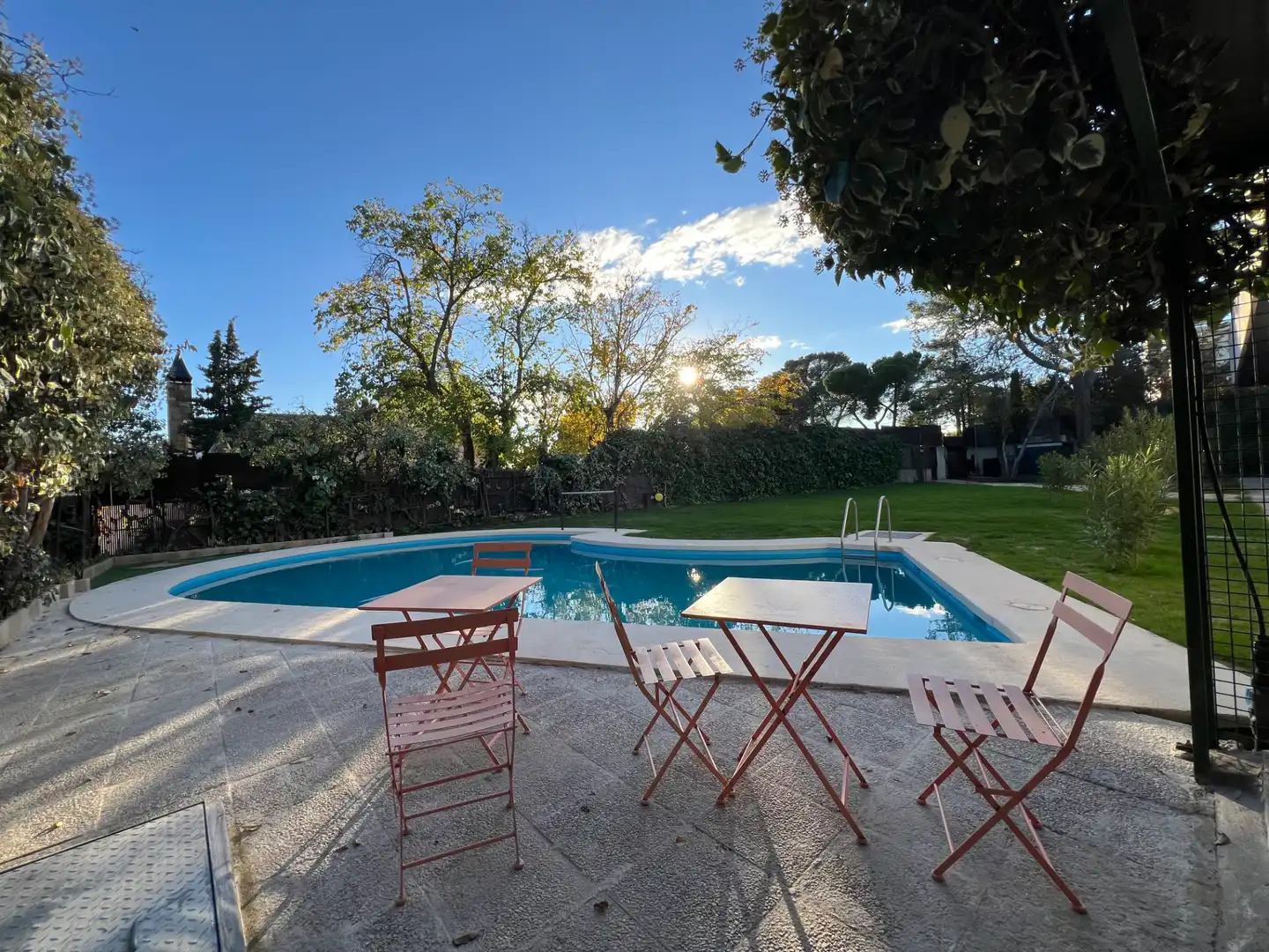 Swimming pool of Houses for share in Madrid  with Air Conditioner, Heating and Private garden