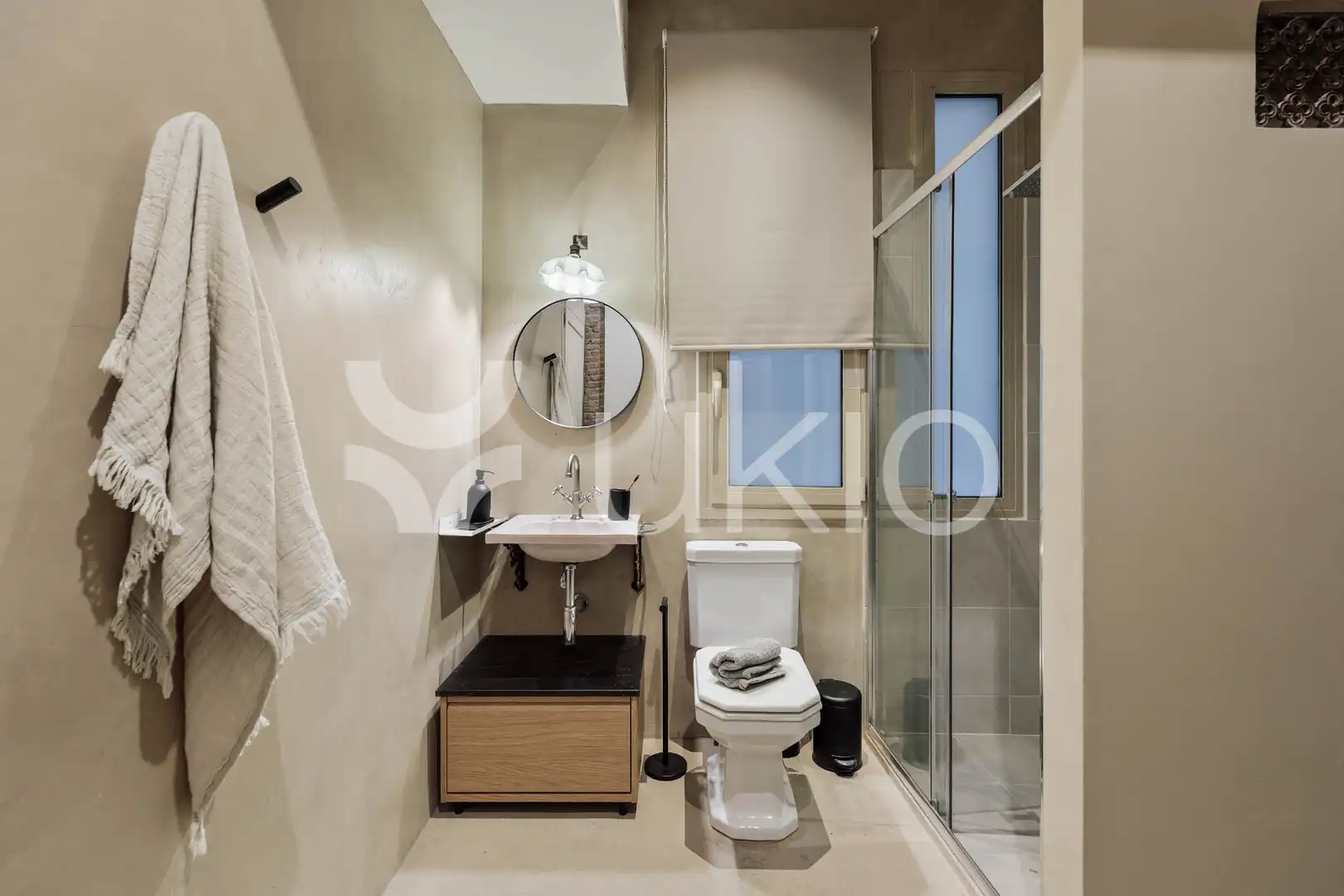 Bathroom of Apartments for rent in Barcelona  with Air Conditioner, Heating and Terrace