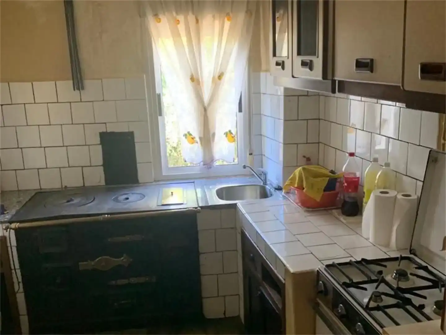 Cuina de Casa adosada en venda en Viana do Bolo amb Jardí privat, Traster i Moblat