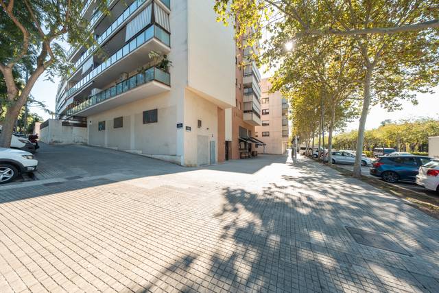 Local comercial en Venta en Avinguda de la Fraternitat en Torre-roja-Campreciós