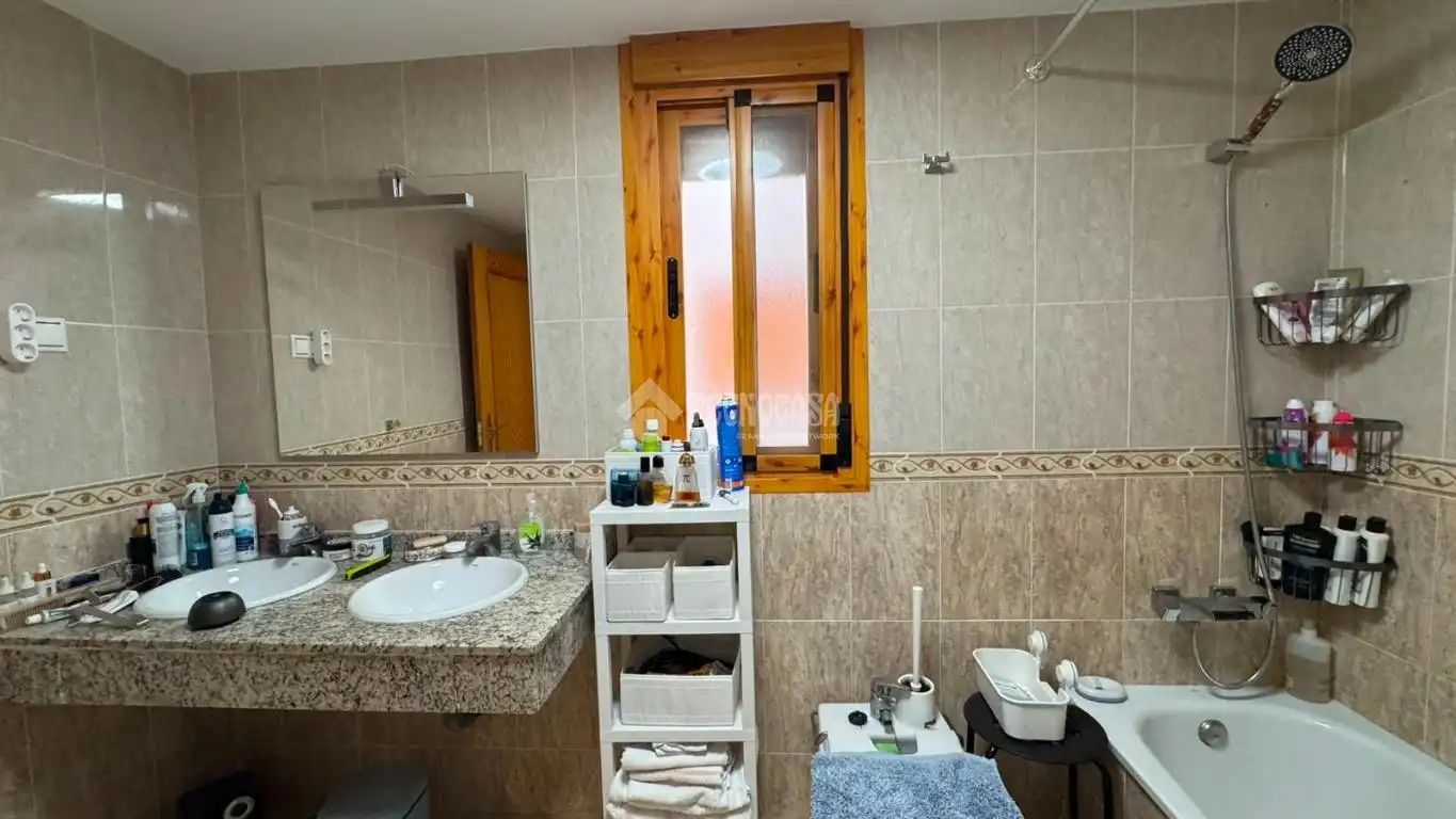 Baño de Piso en venta en Polopos con Aire acondicionado y Balcón