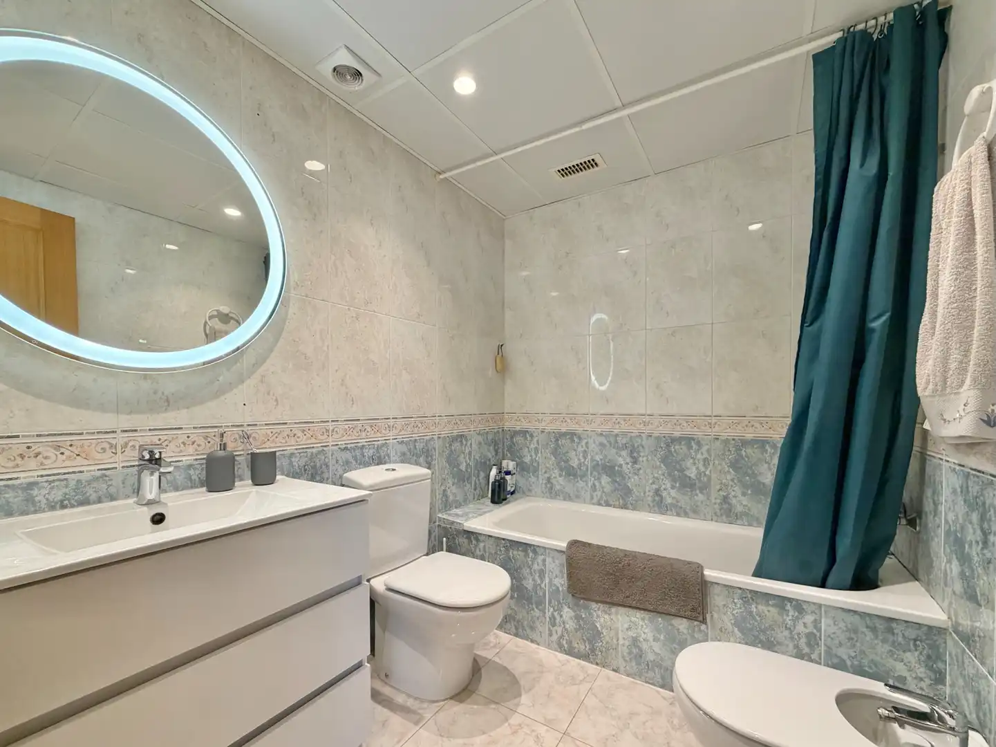 Bathroom of Flat for sale in Calafell  with Air Conditioner, Heating and Furnished