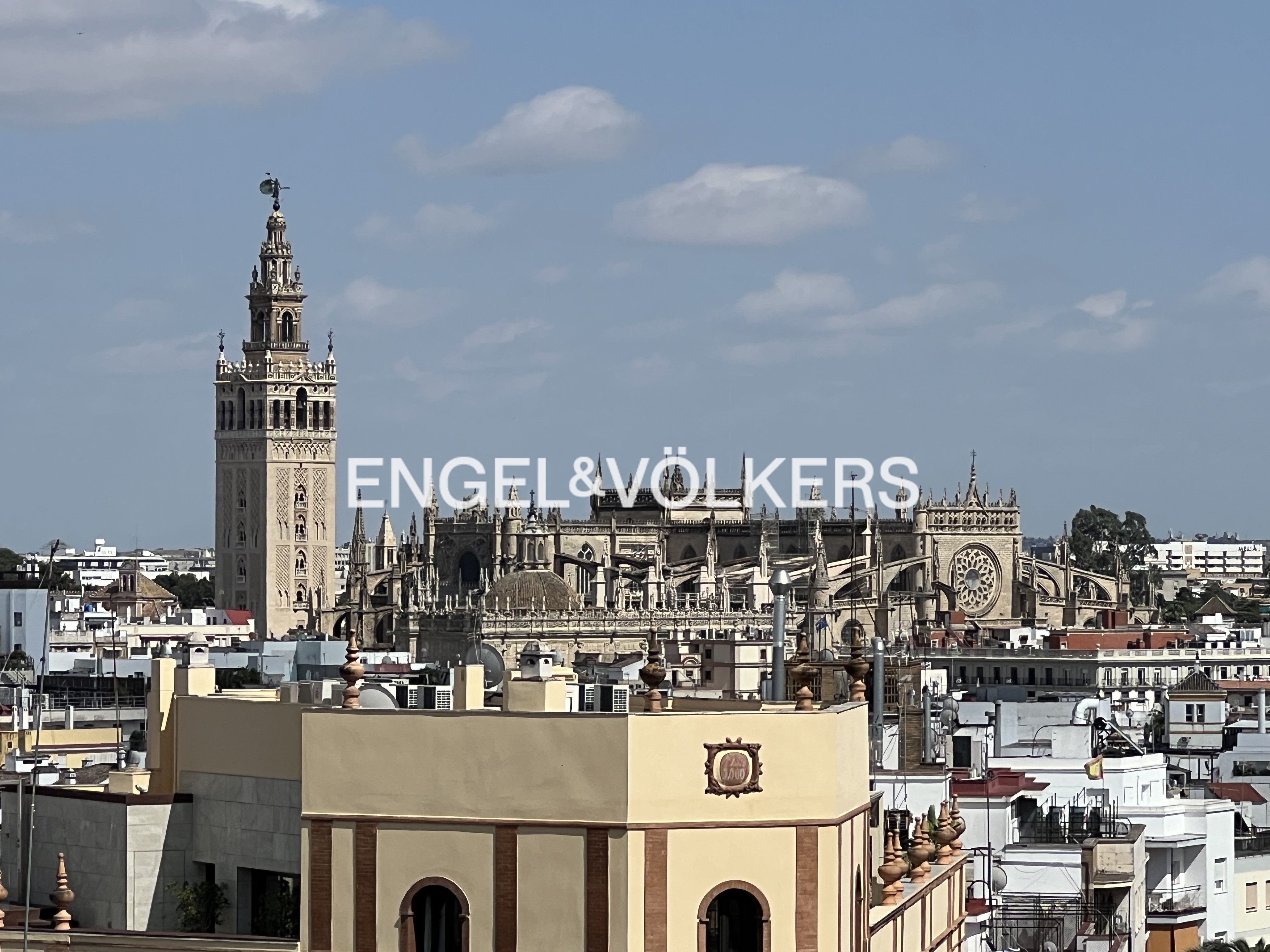 Vista exterior de Apartament en venda en  Sevilla Capital amb Aire condicionat i Calefacció