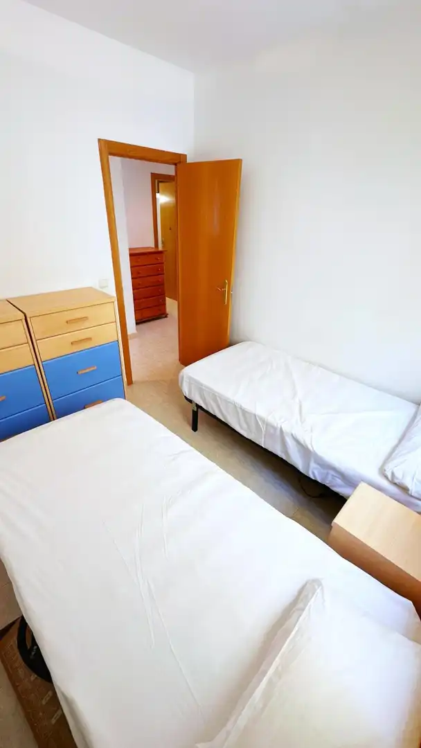 Habitación de Apartamento en venta en Gandia con Amueblado, Balcón y Piscina comunitaria