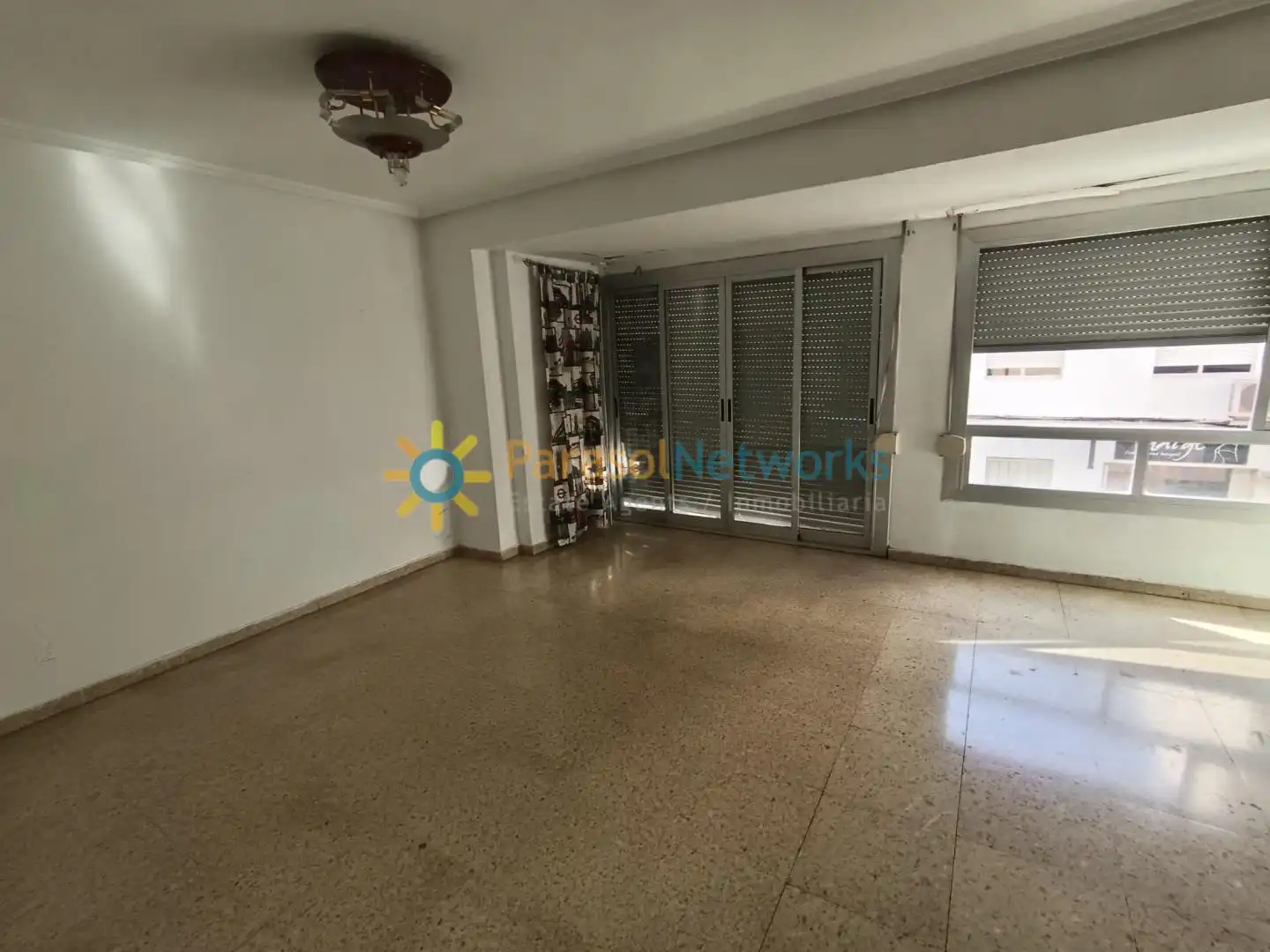 Wohnung zum Verkauf in Oliva mit Ofen