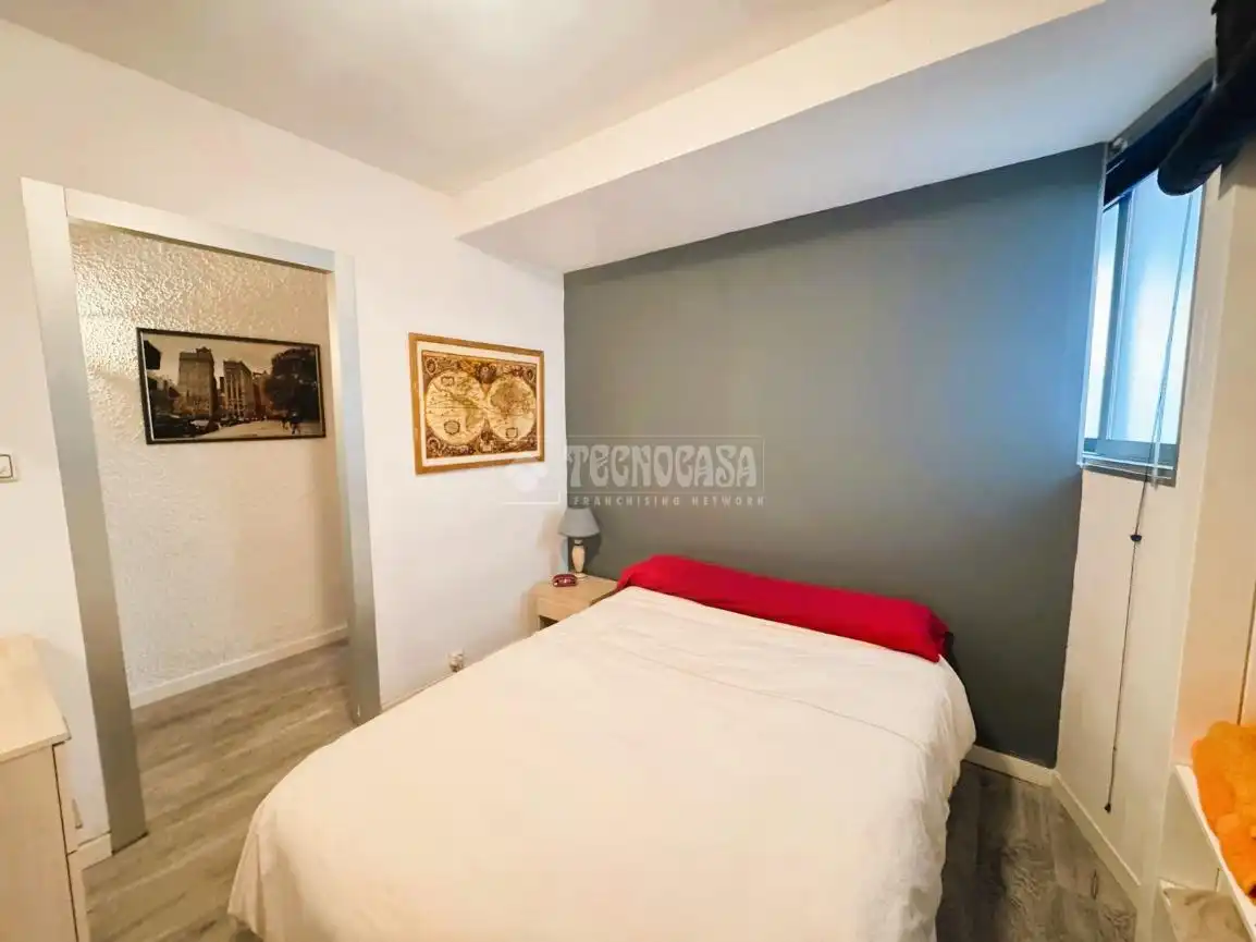 Bedroom of Flat for sale in Zaragoza