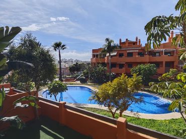 Pis amb piscina en venda a Calle Magenta 12