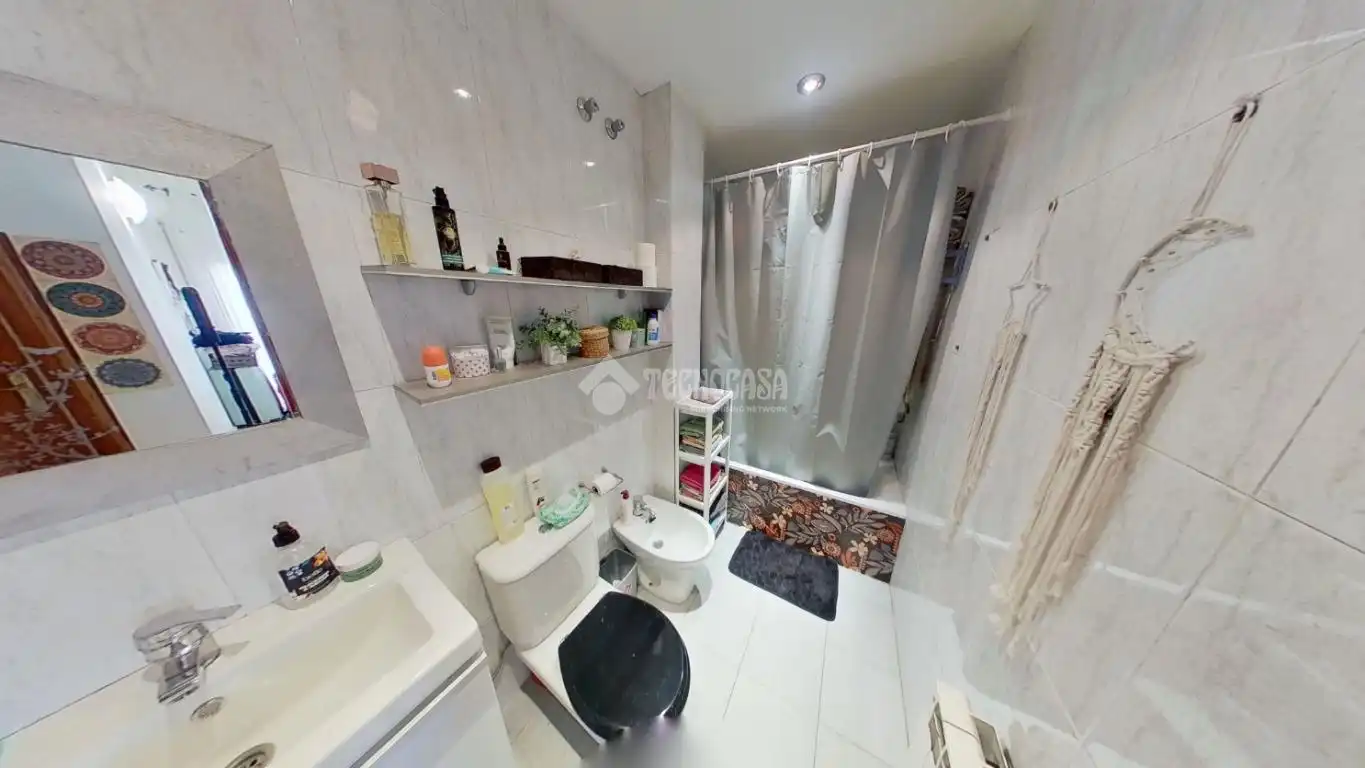 Baño de Piso en venta en Sabadell con Aire acondicionado, Calefacción y Balcón