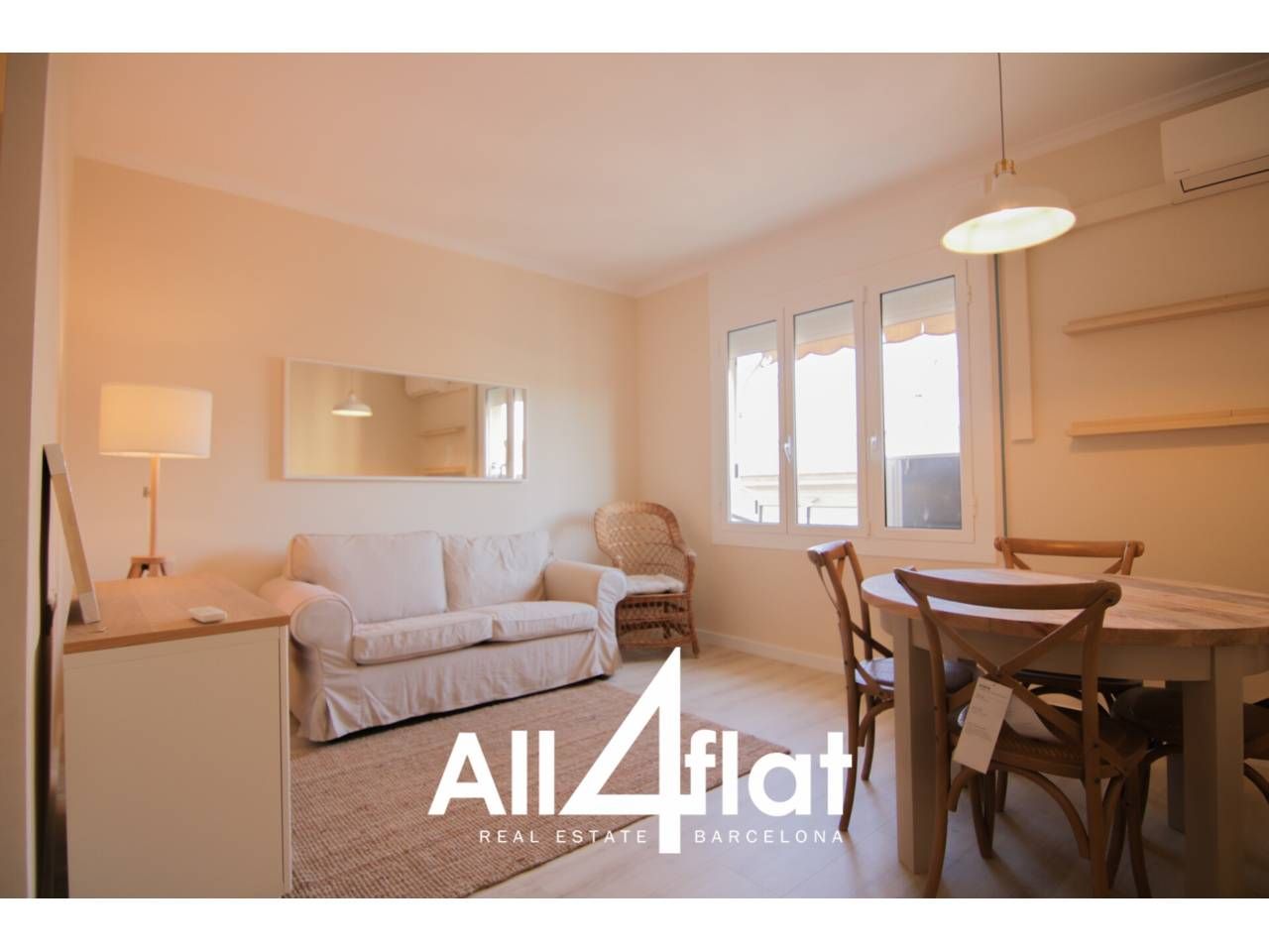 Bedroom of Flat to rent in  Barcelona Capital  with Air Conditioner, Parquet flooring and Furnished