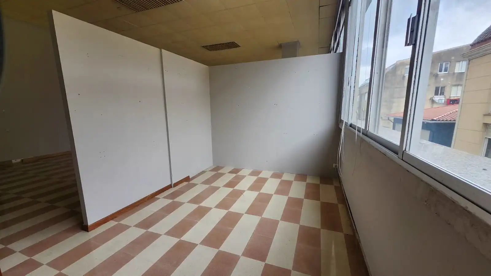 Commercial properties for rent in Miño