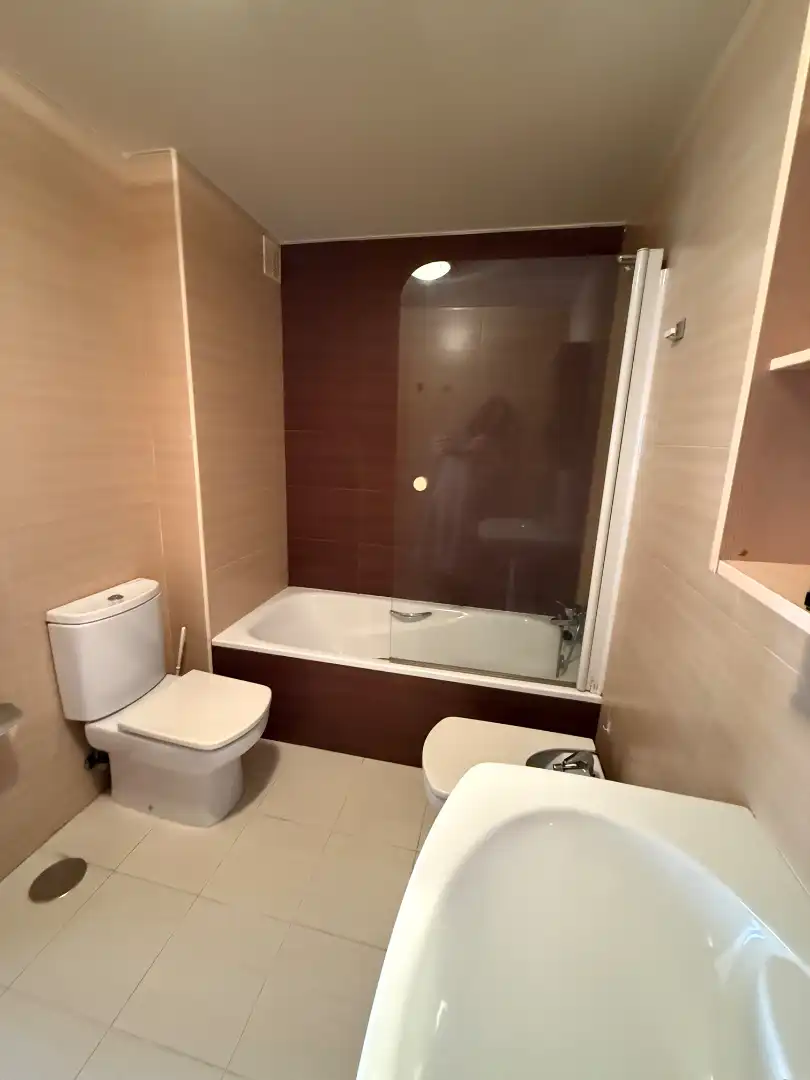 Baño de Apartamento de alquiler en Ponferrada con Amueblado