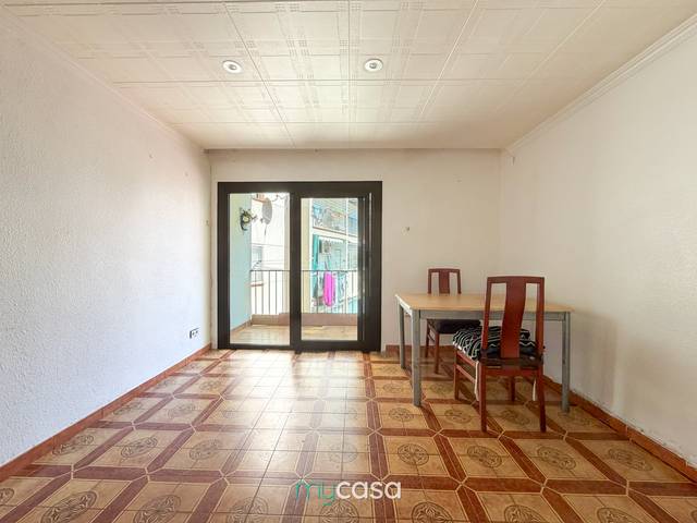 Piso en Venta en Carrer de Lloret de Mar en Estruch - Eixample