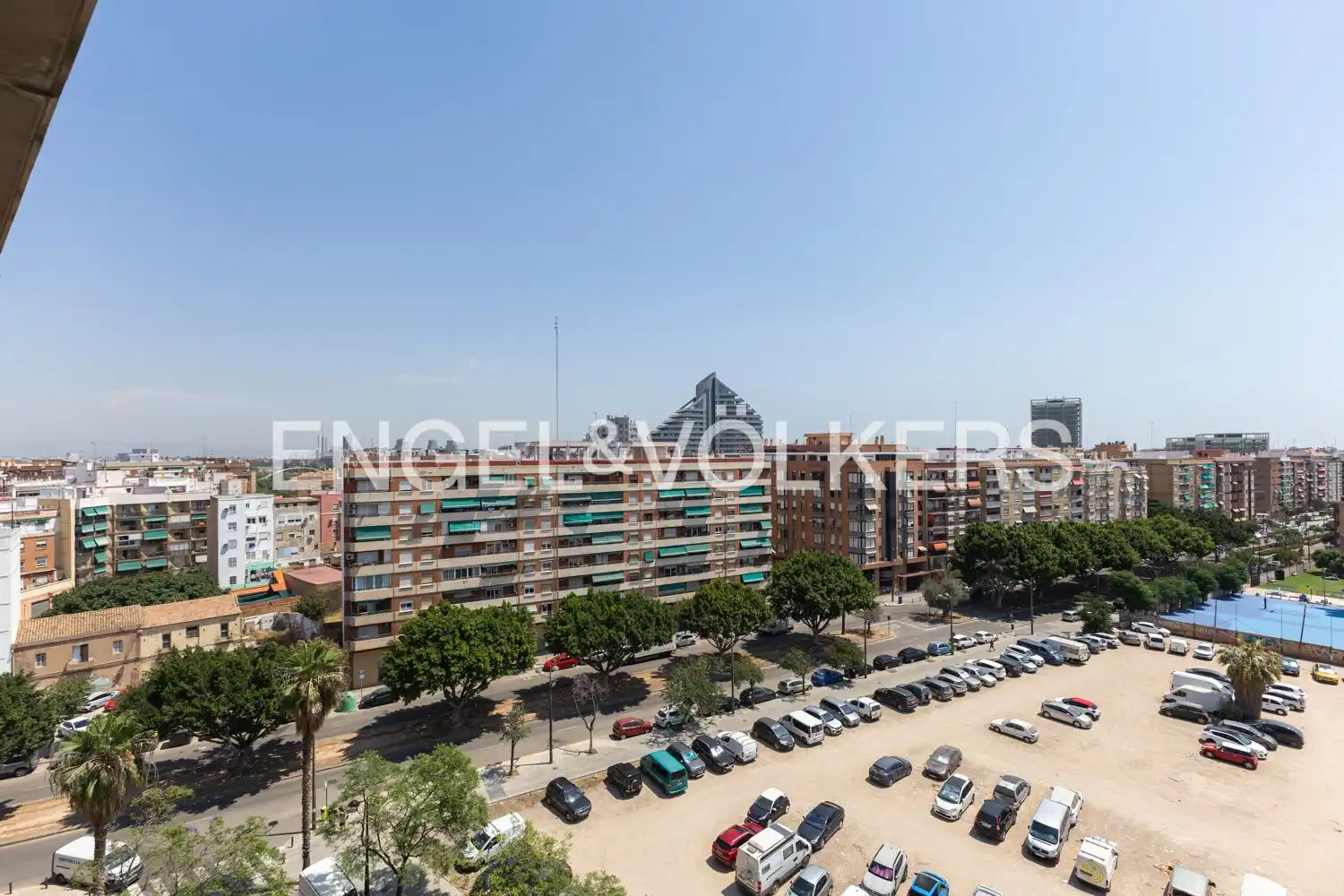 Vista exterior de Pis en venda en Valencia amb Calefacció, Terrassa i Balcó