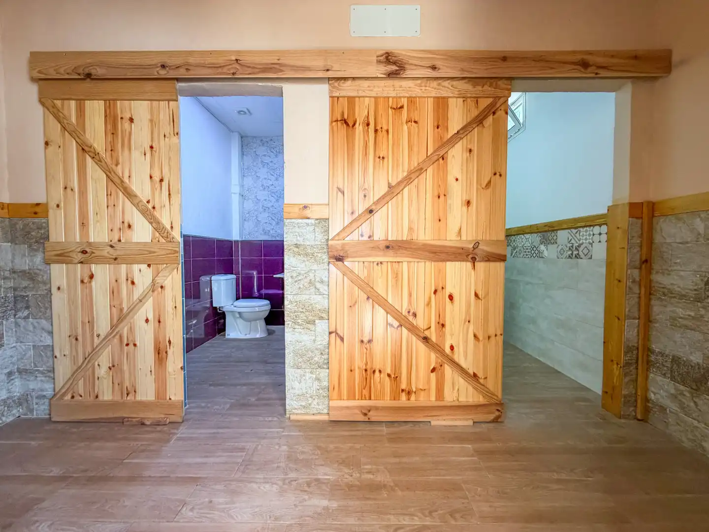 Baño de Local en venta en Los Barrios con Aire acondicionado