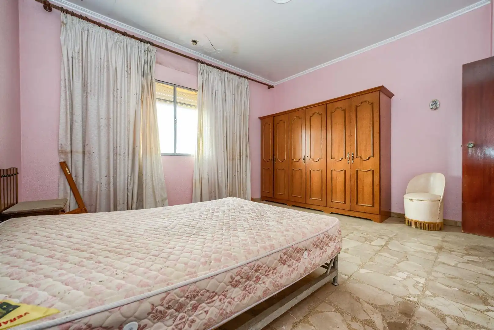 Bedroom of Houses for sale in Sanlúcar la Mayor  with Air Conditioner, Private garden and Terrace