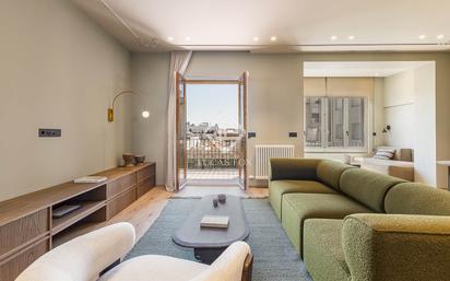 Living room of Flat for sale in  Barcelona Capital  with Air Conditioner, Heating and Parquet flooring