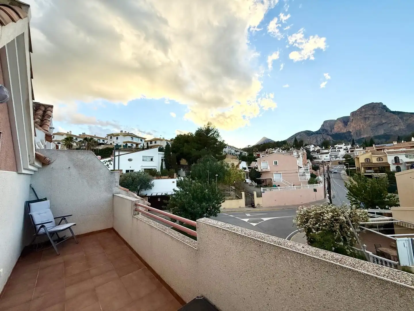 Vista exterior de Casa o chalet en venta en La Nucia con Aire acondicionado, Terraza y Trastero