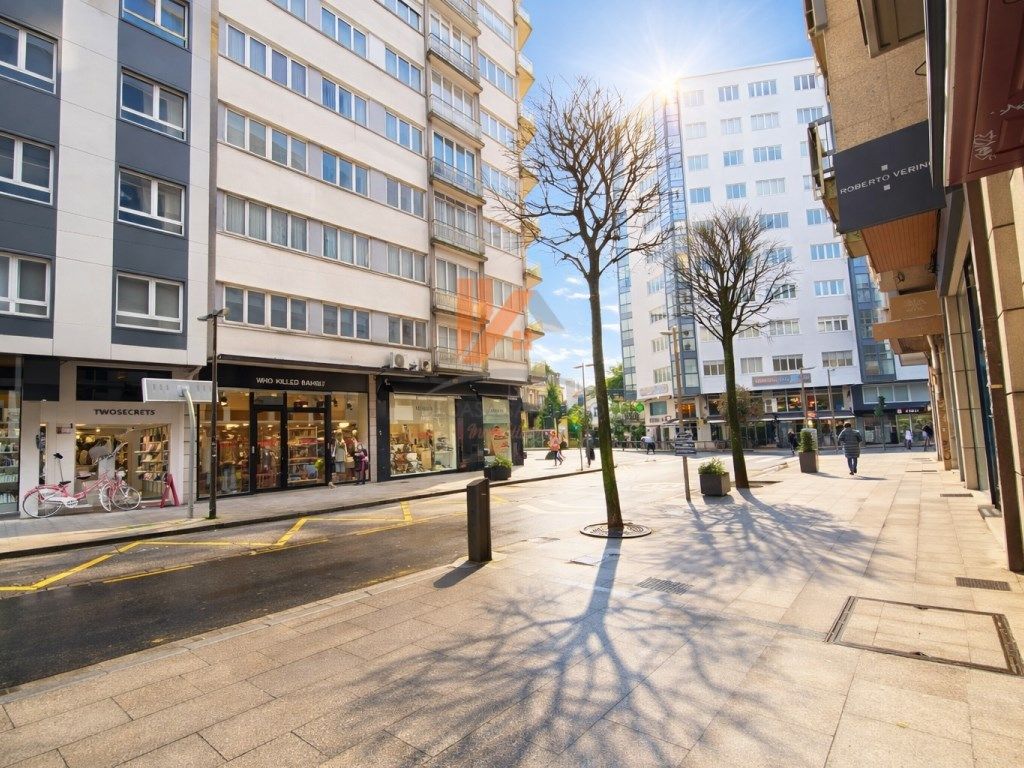 Vista exterior de Pis en venda en Santiago de Compostela  amb Forn