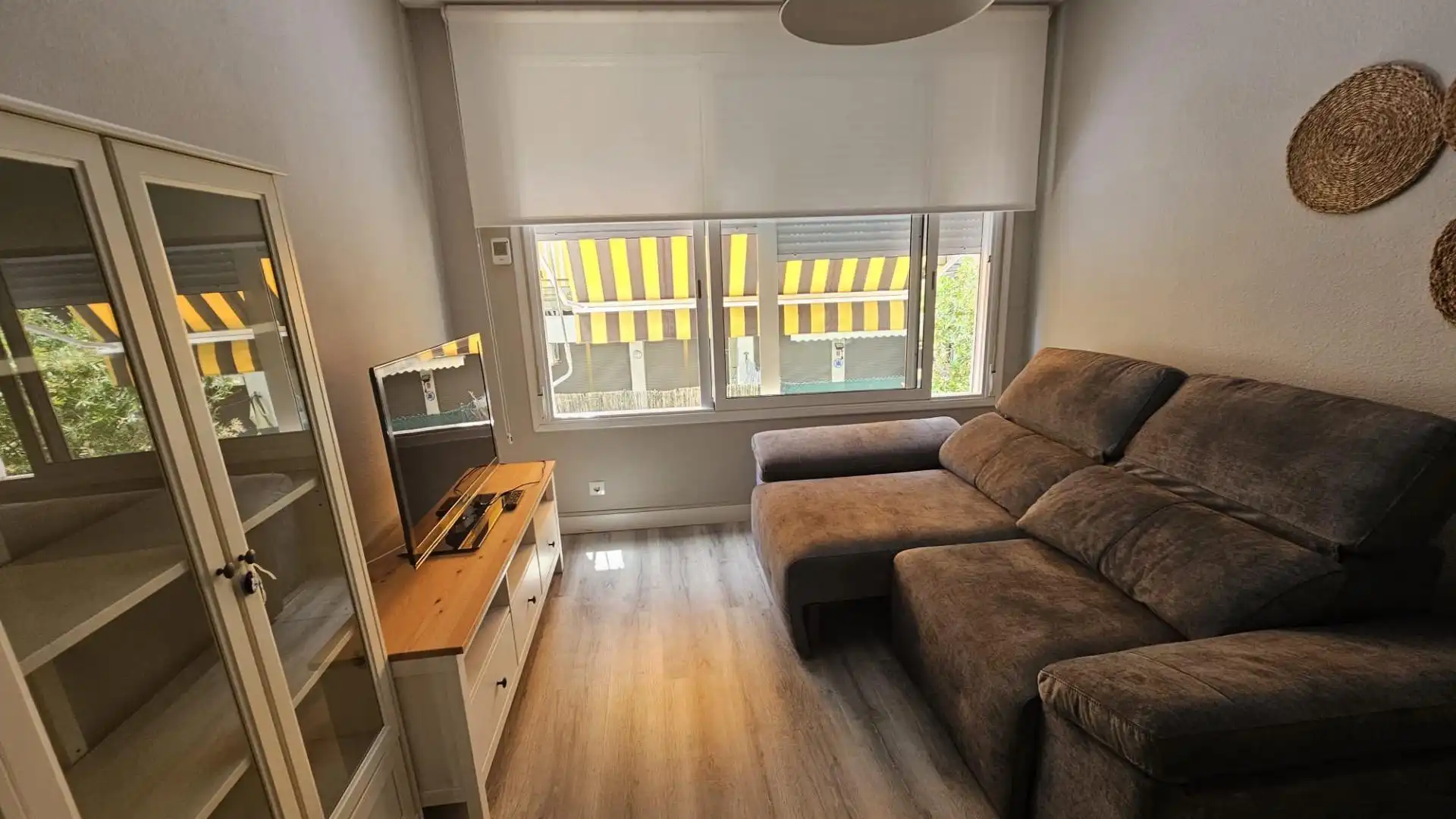 Sala d'estar de Dúplex en venda en Calella amb Parquet, Terrassa i Moblat