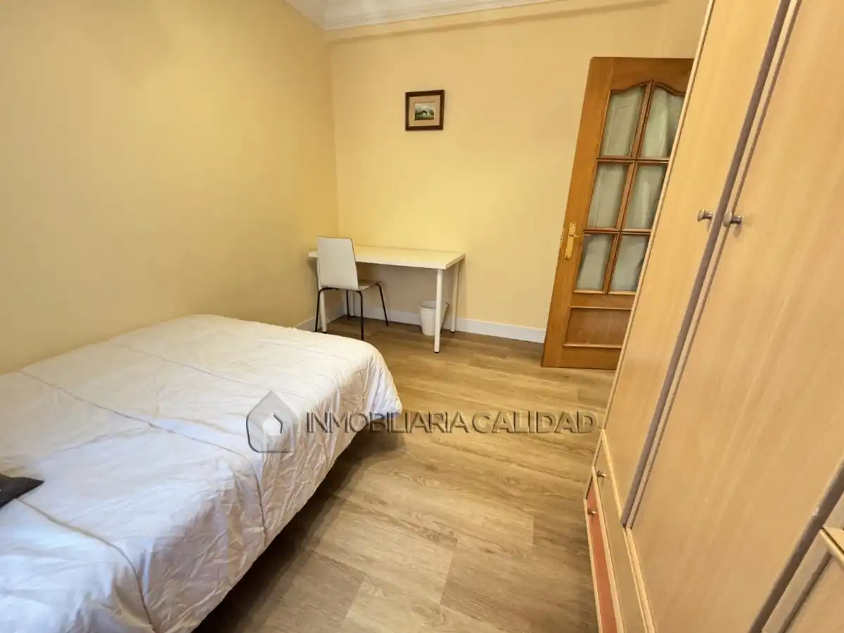 Schlafzimmer von Wohnung zur Miete in Burgos mit Heizung und Möbliert
