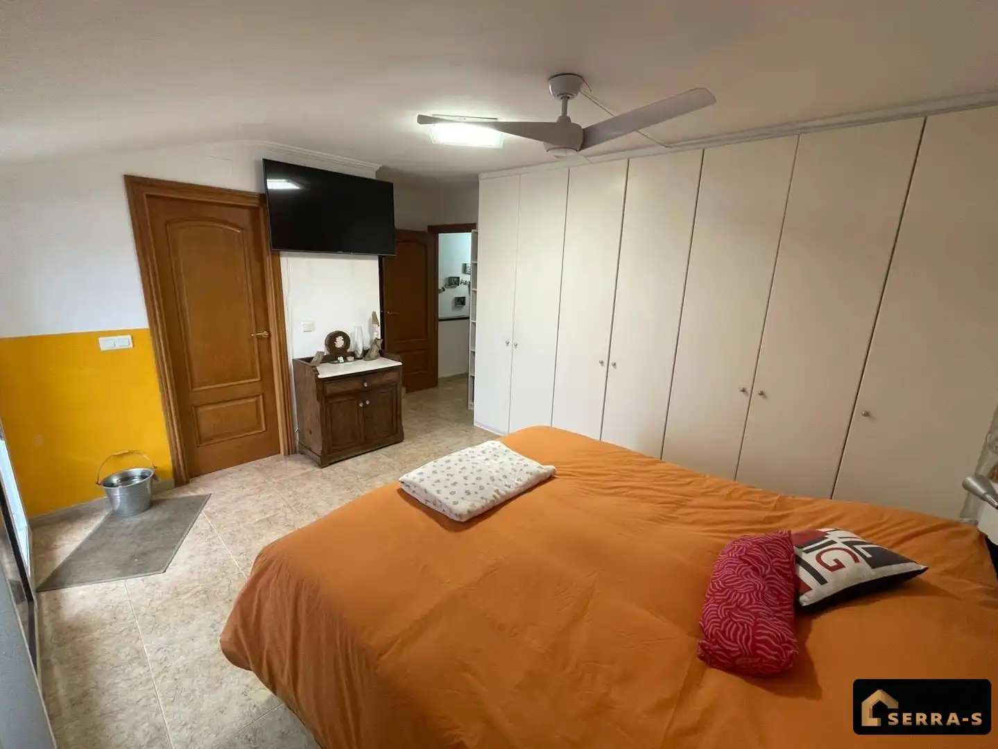 Schlafzimmer von Dachboden zum Verkauf in Malgrat de Mar mit Terrasse und Balkon