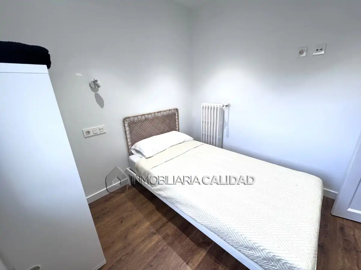 Bedroom of Flat for rent in Burgos  with Heating and Terrace