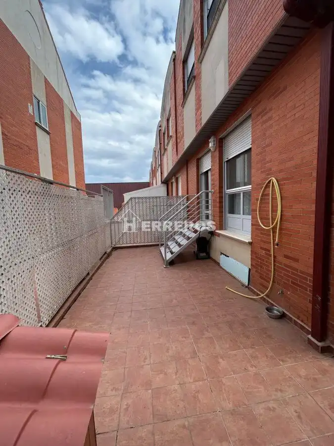 Terraza de Casa adosada en venta en  Logroño con Aire acondicionado, Calefacción y Jardín privado