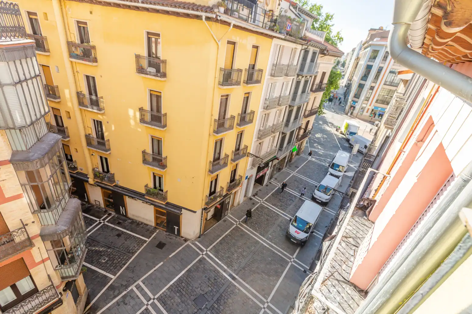 Vista exterior de Ático en venta en  Pamplona / Iruña con Calefacción, Amueblado y Balcón