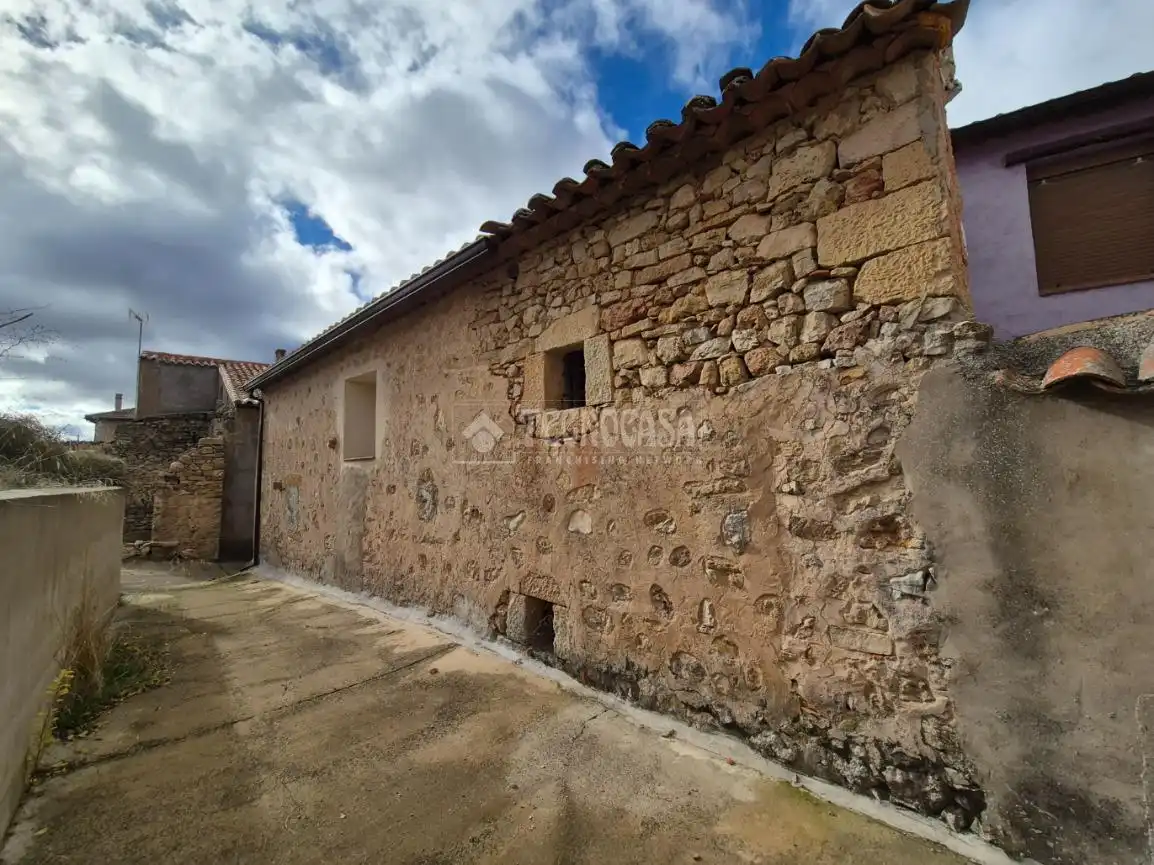 Vista exterior de Casa adosada en venta en Estriégana con Calefacción