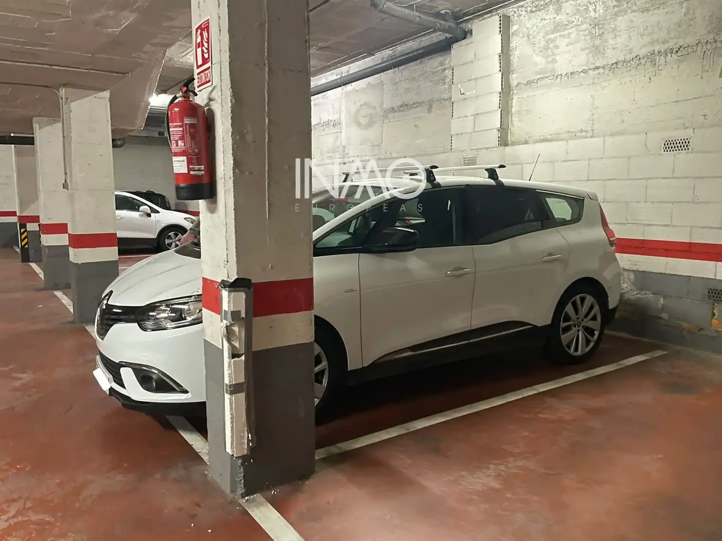 Aparcament de Pis en venda en Rubí amb Aire condicionat, Calefacció i Terrassa
